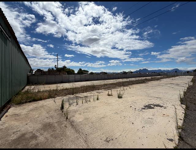 4,000M² WAREHOUSE TO LET IN JOOSTENBERGVLAKTE